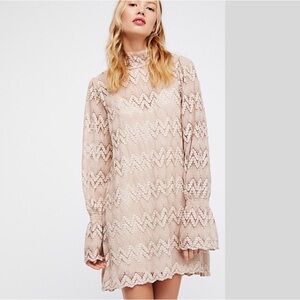 FREE PEOPLE SIMONE MOCK NECK‎ LONG SLEEVE LACE DRESS TAN SIZE XS Boho Retro Mod